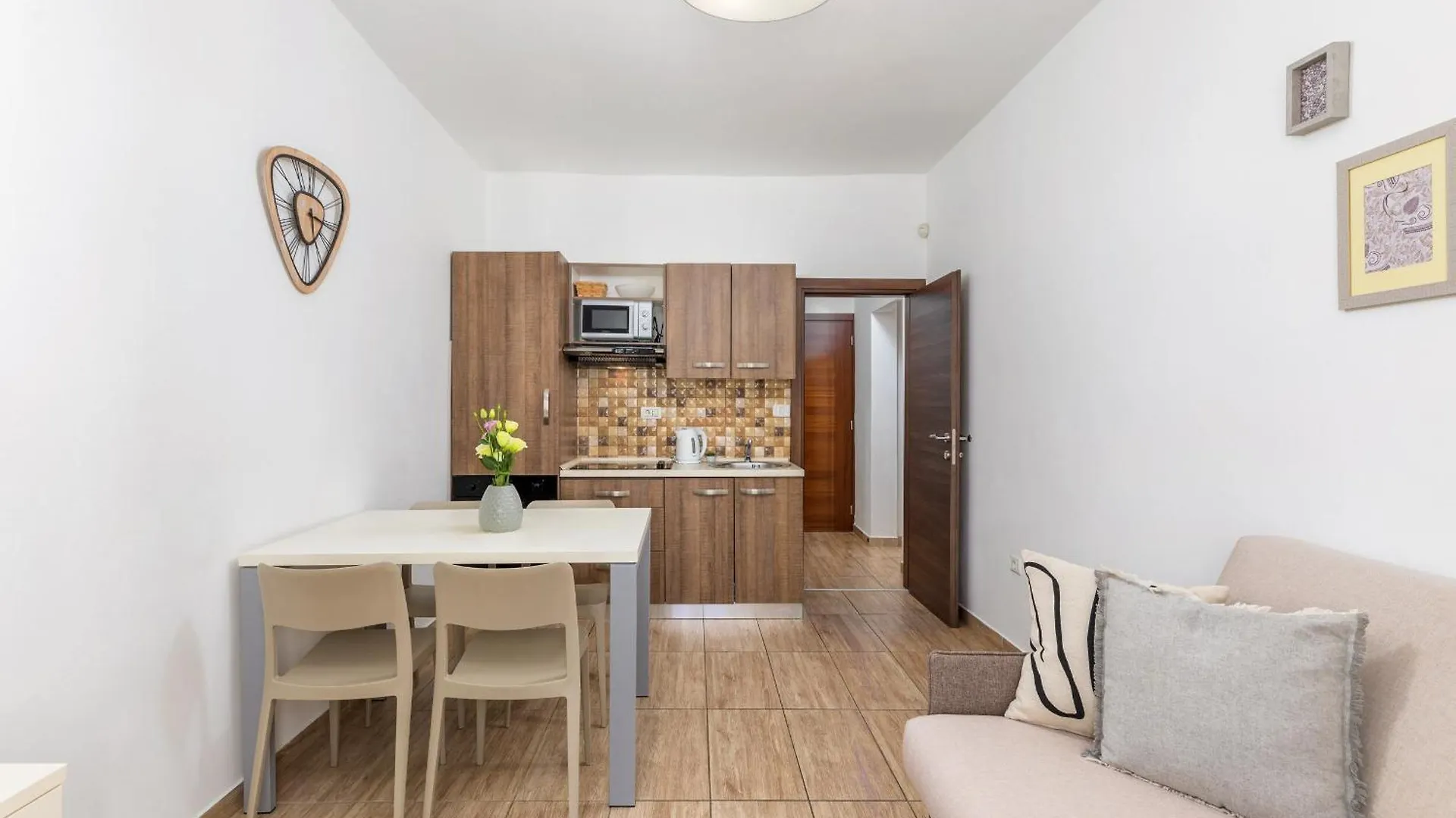 Apartments Villa Nina 1 法扎纳