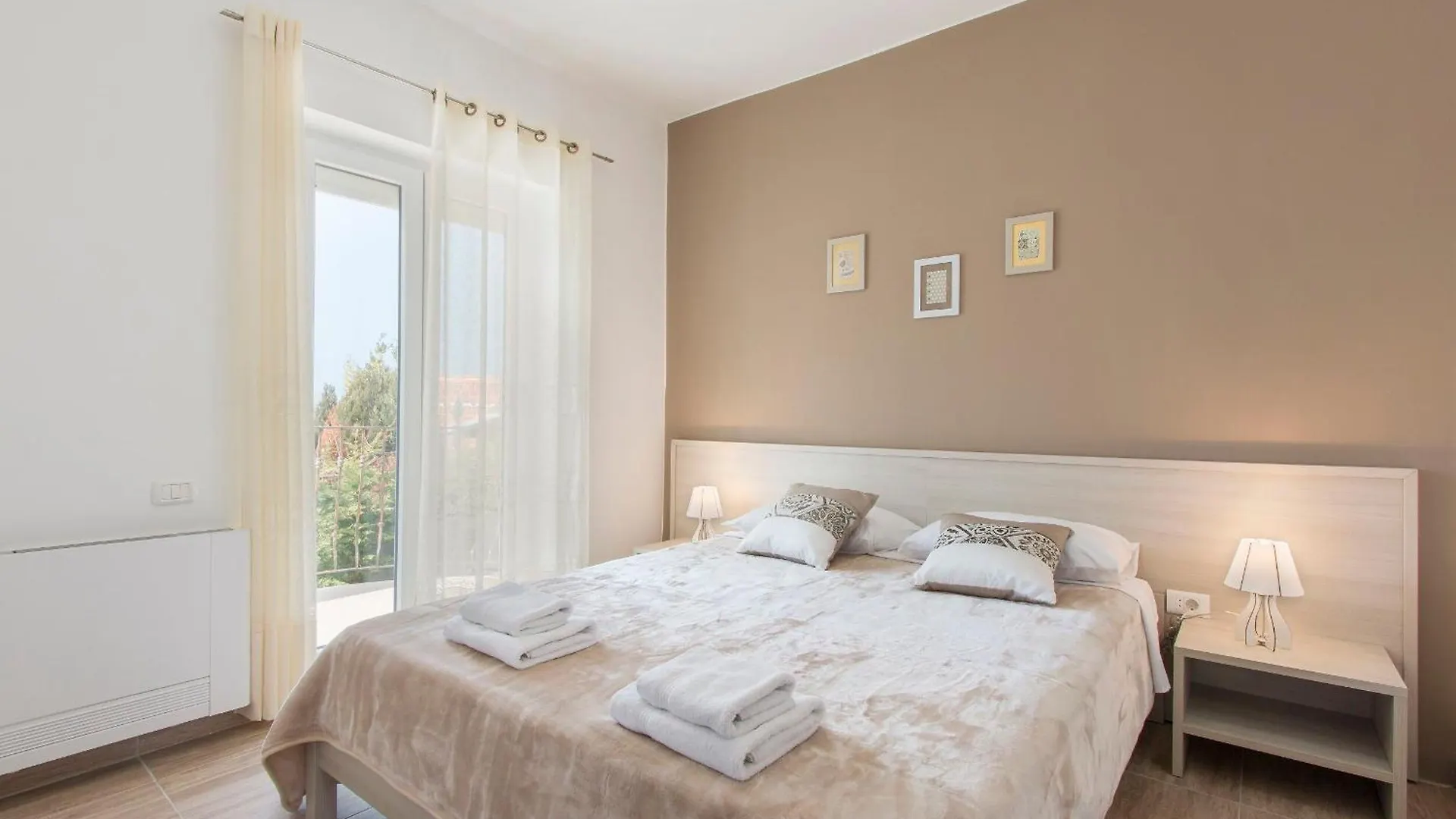 Apartments Villa Nina 1 法扎纳